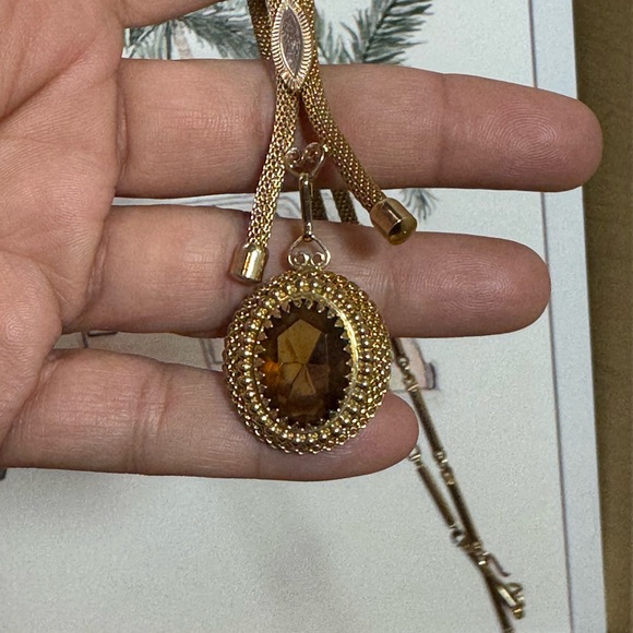 Sarah Coventry Vintage Gold Lariat Necklace with Amber-Tone Oval Pendant - Picture 3 of 8